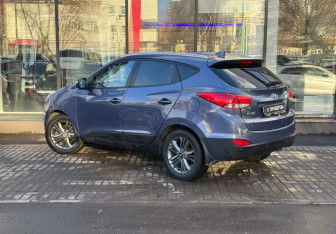 Подержанный автомобиль Hyundai ix35 2014 года (6 фото)
