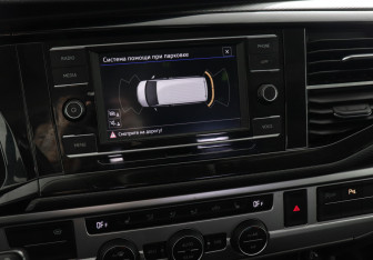 Подержанный автомобиль Volkswagen Caravelle 2020 года (12 фото)