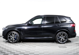 Подержанный автомобиль BMW X5 2021 года (8 фото)