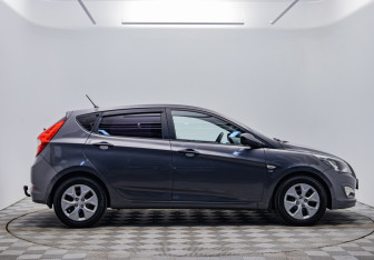 Подержанный автомобиль Hyundai Solaris Hatchback 2015 года (4 фото)