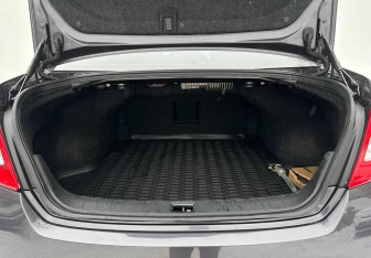 Подержанный автомобиль Nissan Teana 2011 года (15 фото)