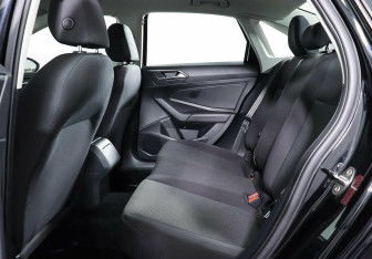 Подержанный автомобиль Volkswagen Jetta Sedan 2019 года (16 фото)