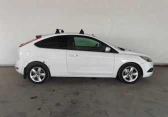 Подержанный автомобиль Ford Focus Hatchback 2010 года (8 фото)