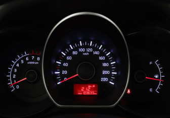 Подержанный автомобиль Kia Rio Sedan 2013 года (9 фото)