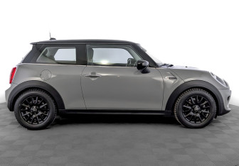 Подержанный автомобиль MINI Hatch 2021 года (4 фото)