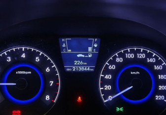 Подержанный автомобиль Hyundai Solaris Sedan 2011 года (15 фото)