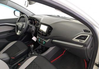 Подержанный автомобиль LADA (ВАЗ) Vesta Wagon 2019 года (11 фото)