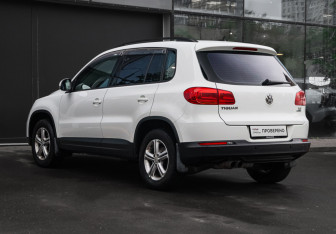 Подержанный автомобиль Volkswagen Tiguan 2014 года (6 фото)