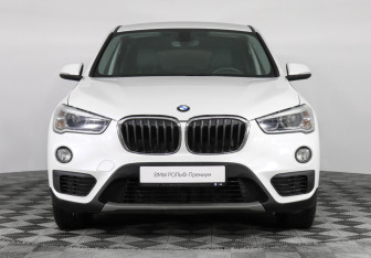 Подержанный автомобиль BMW X1 2017 года (3 фото)