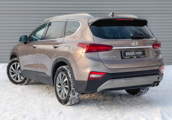 Подержанный автомобиль Hyundai Santa Fe 2018 года (7 фото)