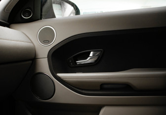 Подержанный автомобиль Land Rover Range Rover Evoque 2012 года (26 фото)