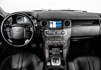 Подержанный автомобиль Land Rover Discovery 2014 года (18 фото)