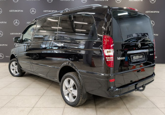 Подержанный автомобиль Mercedes-Benz Viano 2011 года (7 фото)