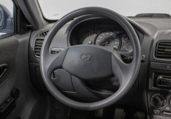 Подержанный автомобиль Hyundai Accent Sedan 2008 года (15 фото)