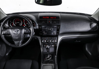 Подержанный автомобиль Mazda 6 Sedan 2010 года (14 фото)