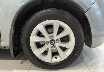 Подержанный автомобиль Renault Sandero 2010 года (8 фото)