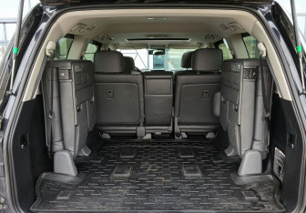 Подержанный автомобиль Toyota Land Cruiser Suv 2008 года (10 фото)