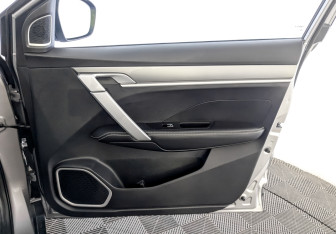 Подержанный автомобиль Geely Coolray 2023 года (24 фото)