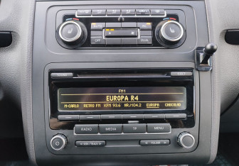 Подержанный автомобиль Volkswagen Touran 2012 года (14 фото)