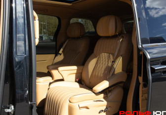 Подержанный автомобиль Voyah Dream 2023 года (9 фото)