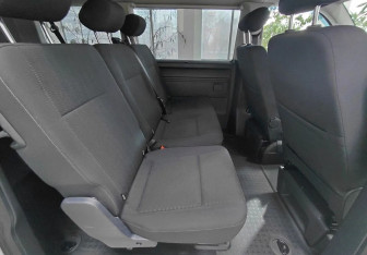 Подержанный автомобиль Volkswagen Caravelle 2018 года (15 фото)