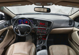 Подержанный автомобиль Kia Optima Sedan 2013 года (10 фото)