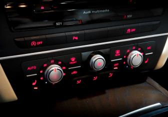 Подержанный автомобиль Audi A6 Sedan 2015 года (27 фото)