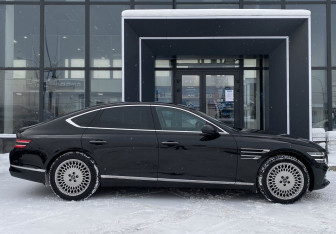 Подержанный автомобиль Genesis G80 2021 года (5 фото)