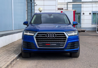 Подержанный автомобиль Audi Q7 2015 года (12 фото)