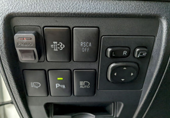 Подержанный автомобиль Toyota Land Cruiser Suv 2016 года (14 фото)