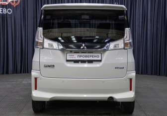 Подержанный автомобиль Mitsubishi Delica D:2 Microvan 2019 года (6 фото)