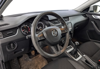 Подержанный автомобиль Skoda Octavia Liftback 2019 года (15 фото)