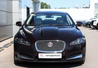 Подержанный автомобиль Jaguar XF Sedan 2014 года (2 фото)