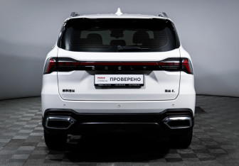 Подержанный автомобиль Geely Okavango 2023 года (6 фото)