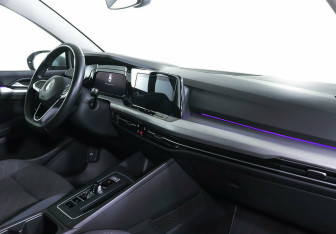 Подержанный автомобиль Volkswagen Golf Hatchback 2020 года (7 фото)