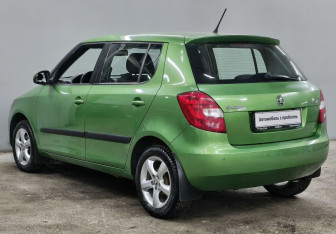 Подержанный автомобиль Skoda Fabia Hatchback 2013 года (7 фото)