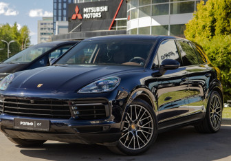 Подержанный автомобиль Porsche Cayenne 2018 года (24 фото)