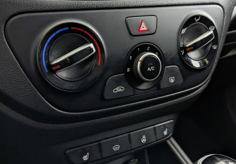 Подержанный автомобиль Hyundai Solaris Sedan 2018 года (21 фото)