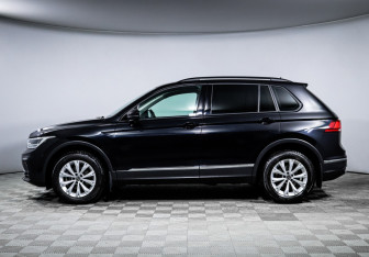 Подержанный автомобиль Volkswagen Tiguan 2021 года (8 фото)