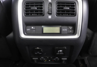 Подержанный автомобиль Infiniti QX60 2014 года (15 фото)