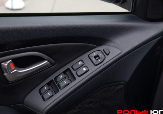 Подержанный автомобиль Hyundai ix35 2012 года (18 фото)