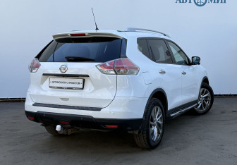 Подержанный автомобиль Nissan X-Trail 2015 года (5 фото)