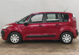 Подержанный автомобиль Citroen C3 Picasso 2010 года (8 фото)