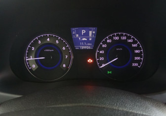 Подержанный автомобиль Hyundai Solaris Sedan 2014 года (13 фото)