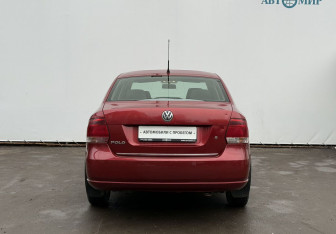 Подержанный автомобиль Volkswagen Polo Sedan 2011 года (6 фото)