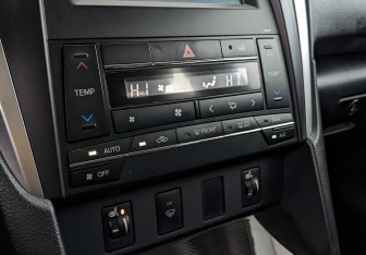 Подержанный автомобиль Toyota Camry Sedan 2015 года (21 фото)