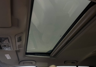 Подержанный автомобиль Nissan Pathfinder 2012 года (16 фото)