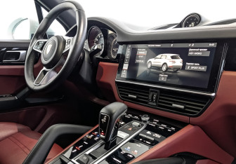 Подержанный автомобиль Porsche Cayenne 2018 года (28 фото)