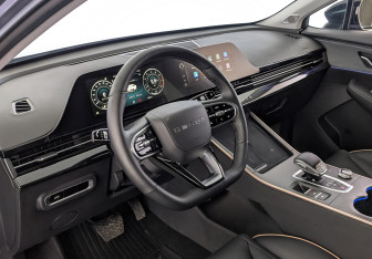 Подержанный автомобиль Omoda C5 2024 года (15 фото)