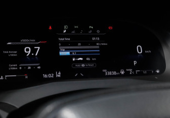 Подержанный автомобиль Toyota Camry Sedan 2023 года (11 фото)